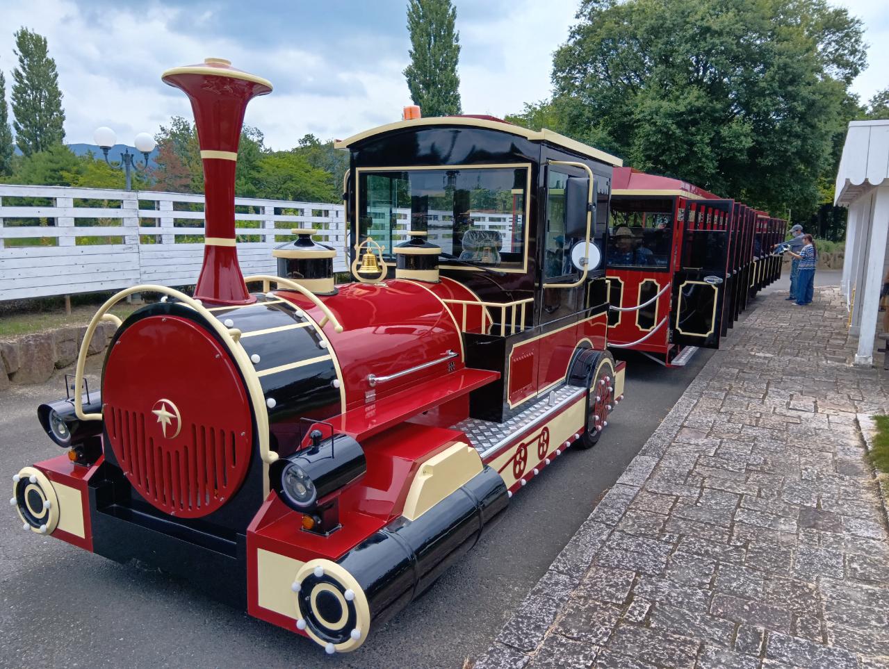 滋賀・三重　御在所ロープウェイとブルーメの丘ツアー　催行