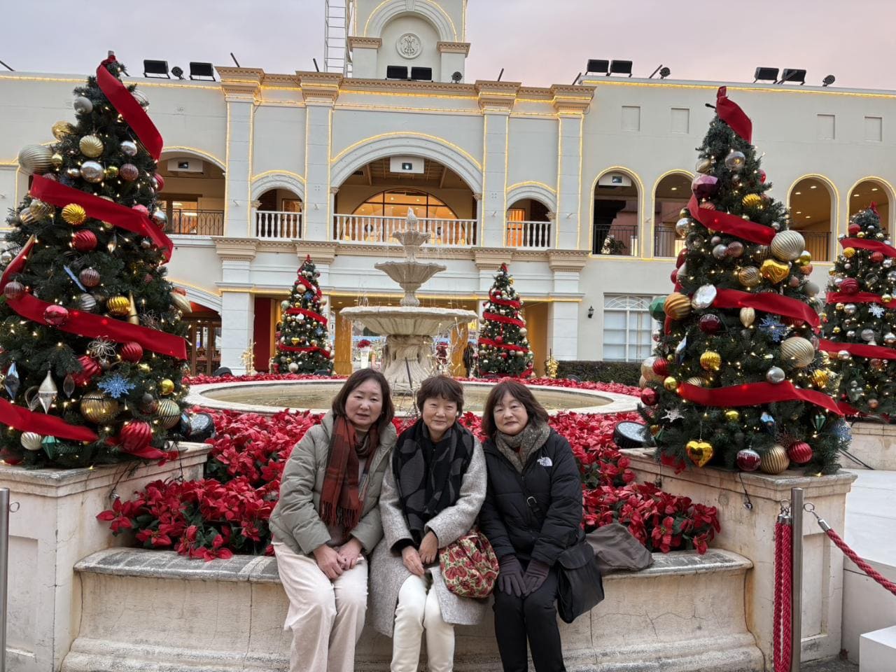 愛知　ラグーナイルミネーションといちご狩り食べ放題！＆カニ料理満喫ツアー　催行